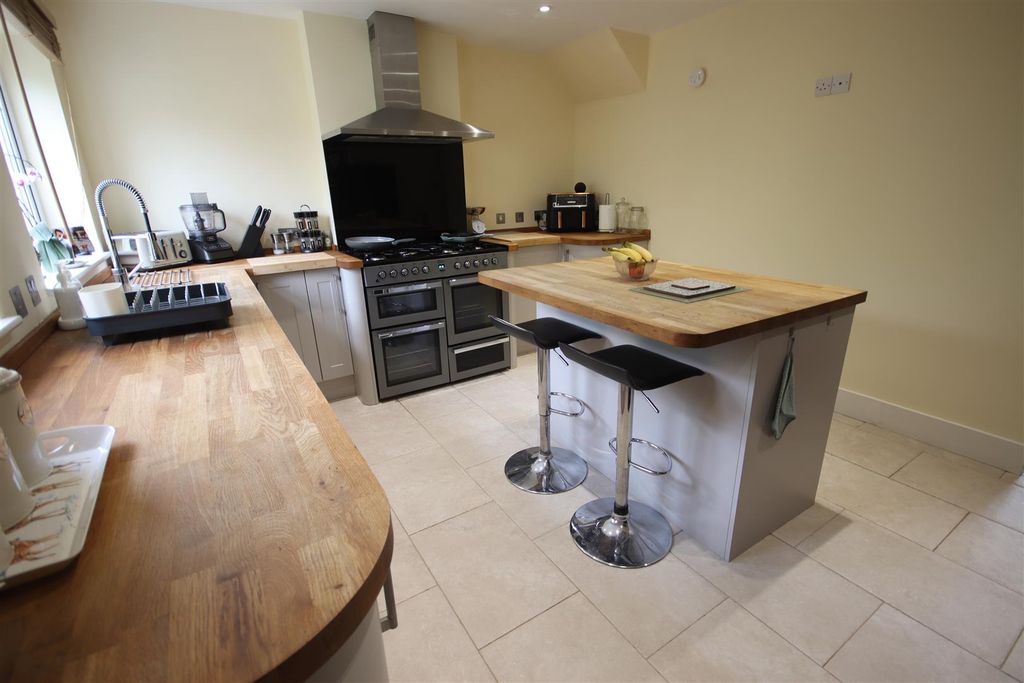 Property photo 2 of 14 Img_4633.Jpg