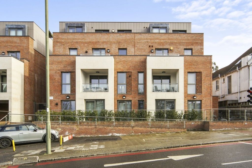 Property photo 1 of 11