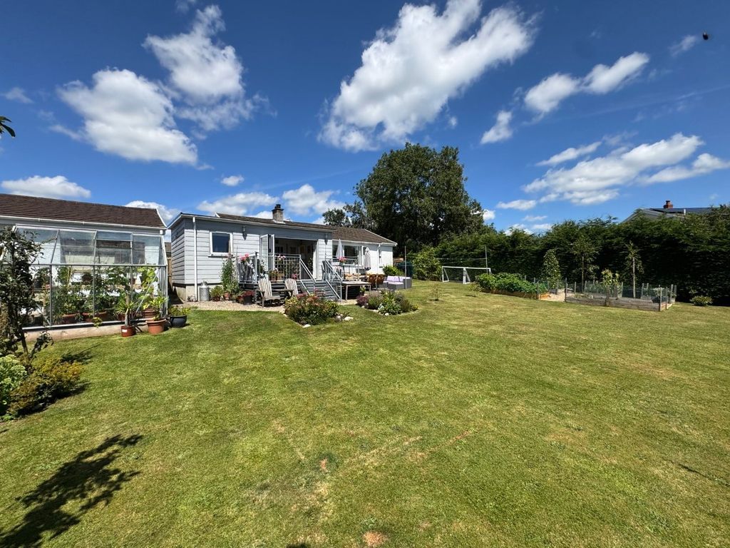 Property photo 3 of 39