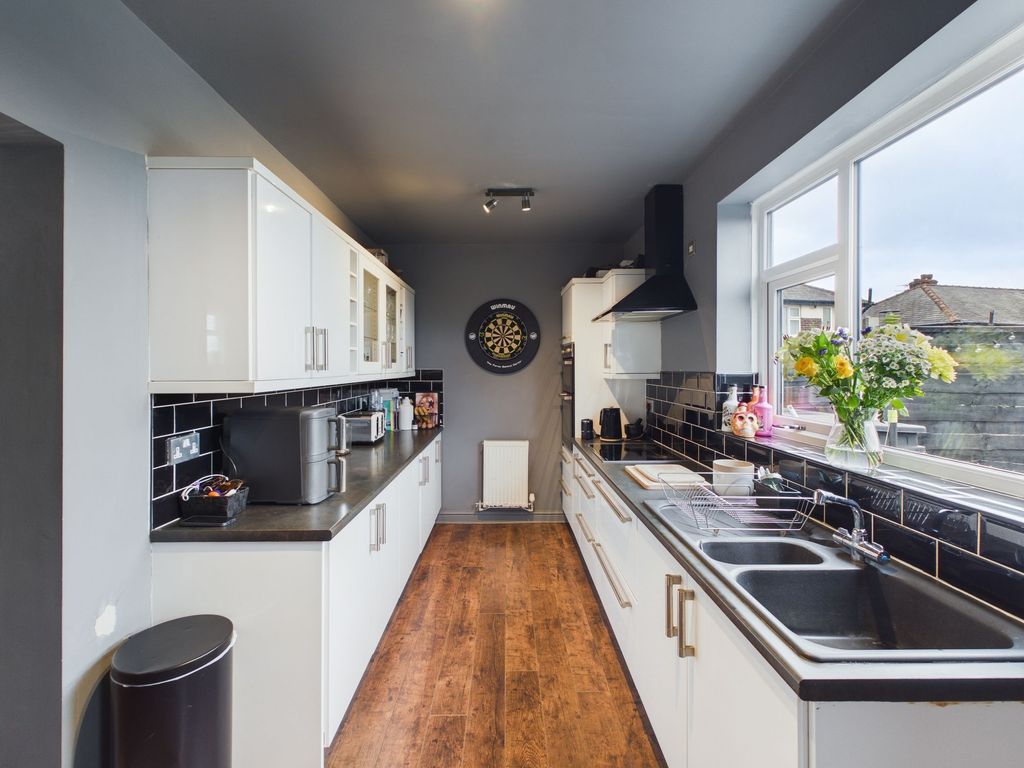 Property photo 3 of 25