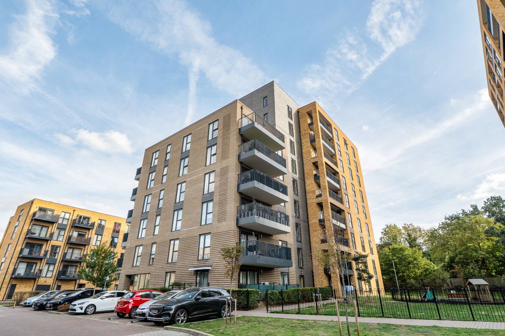 Property photo 1 of 20 1526688-19-6Ab550...