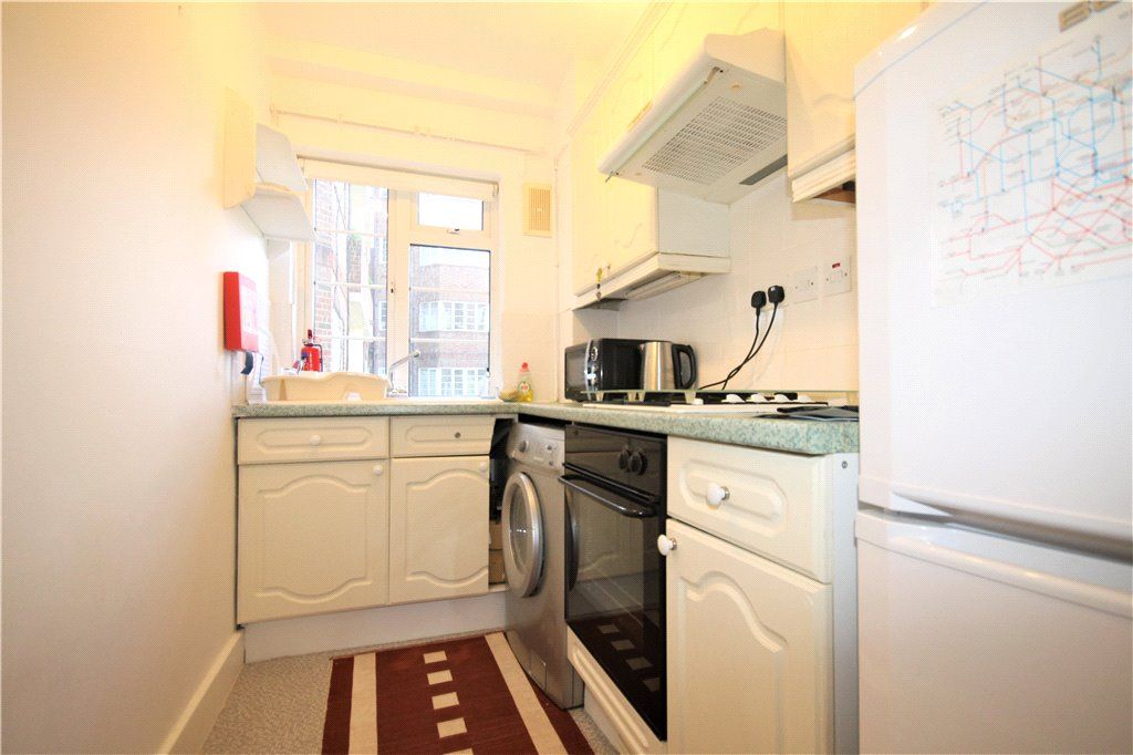 Property photo 3 of 8 Kitchen