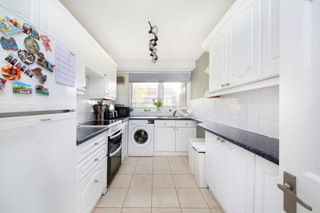 Property photo 3 of 12