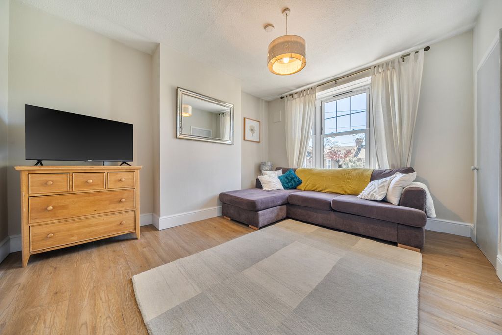 Property photo 2 of 19 1436918-11-69d4Fa...