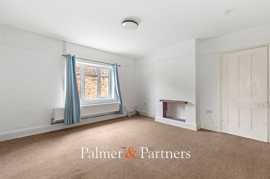 Property photo 3 of 18 Picture No. 12