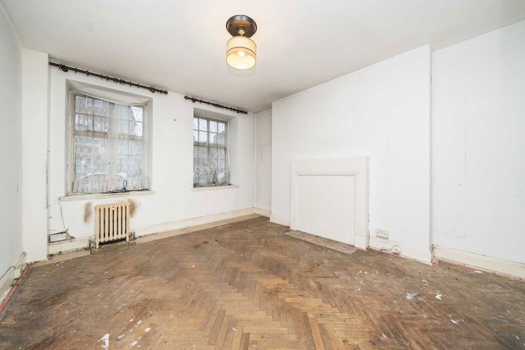 Property photo 3 of 4