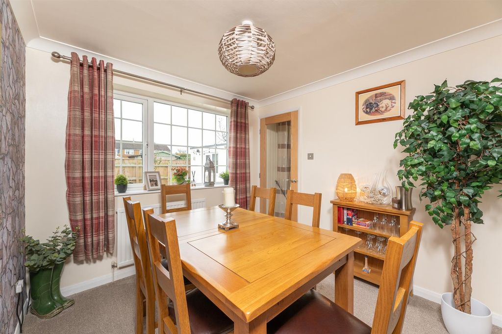 Property photo 3 of 34 Dining Room