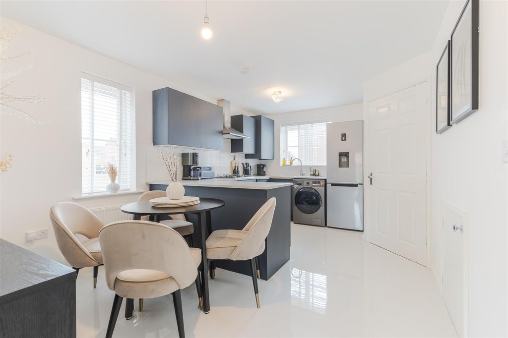 Property photo 2 of 15 Kitchen Diner