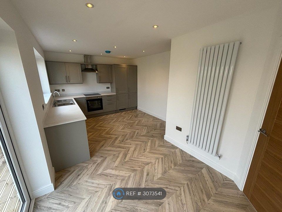Property photo 2 of 8 Kitchen/Dining
