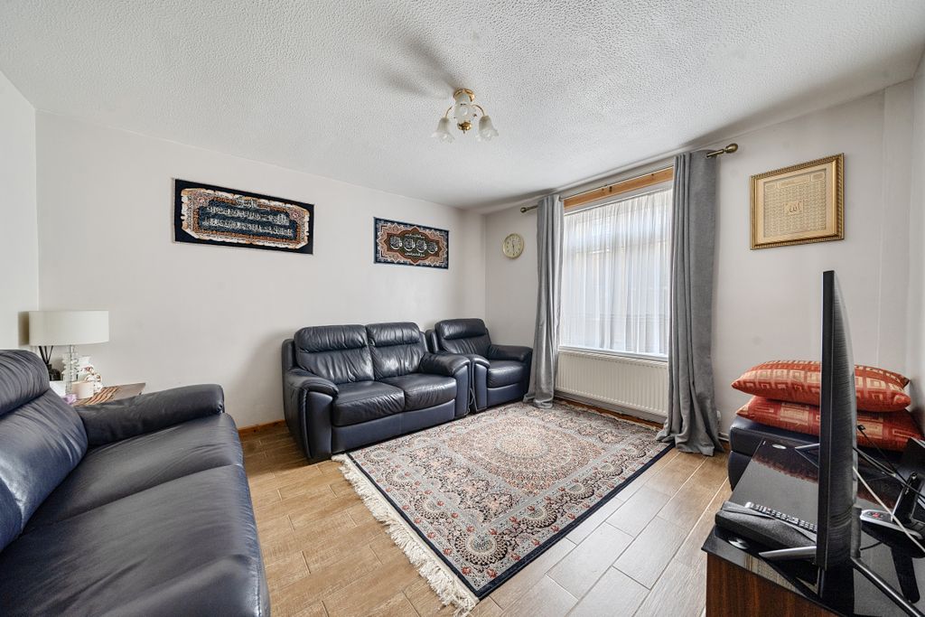 Property photo 3 of 12 1415274669Bd4092B2E92