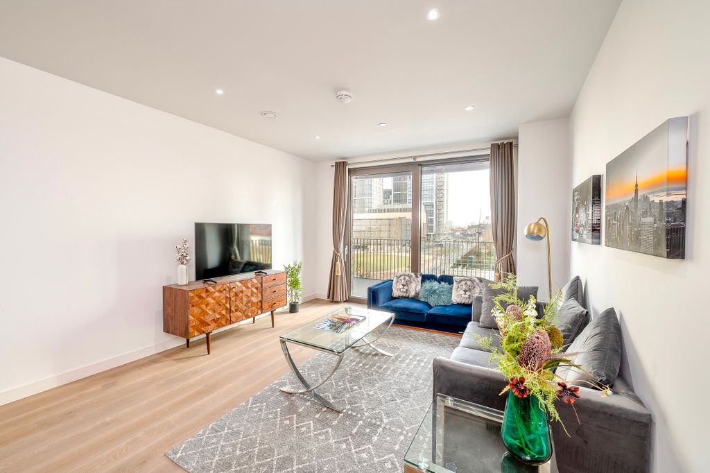 Property photo 3 of 32