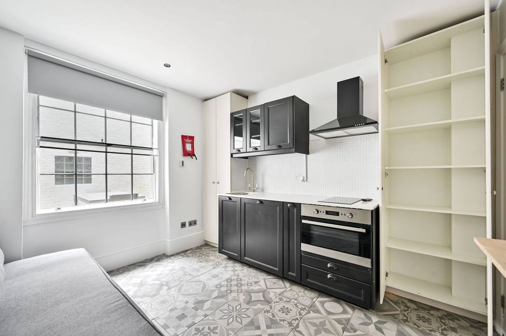 Property photo 1 of 3