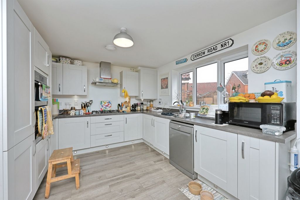 Property photo 2 of 26