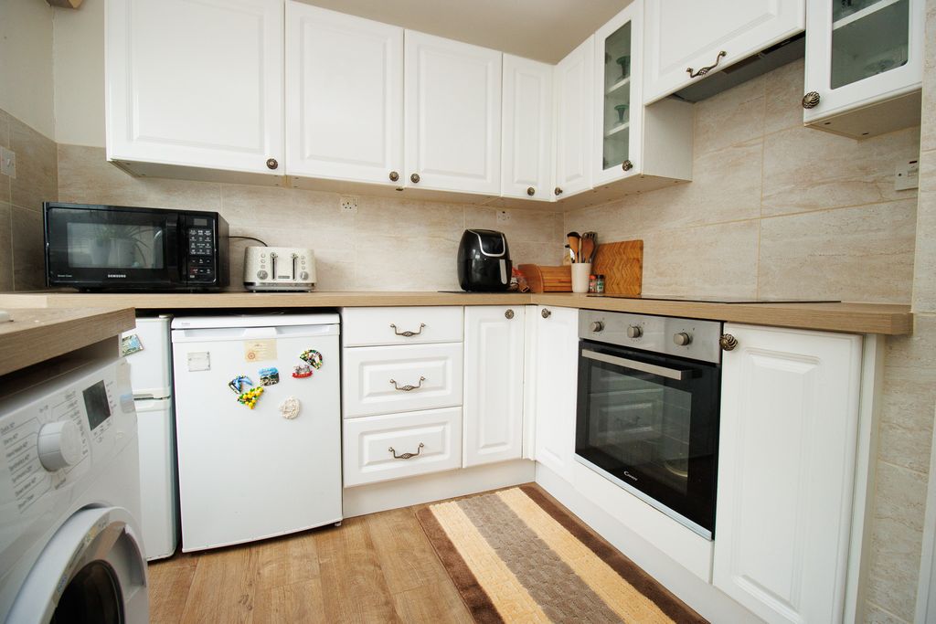 Property photo 3 of 17