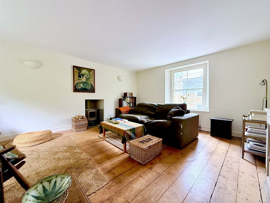 Property photo 3 of 17 Picture No. 30