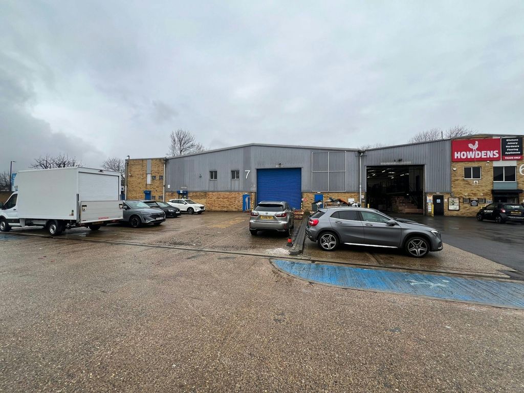 Property photo 3 of 17 1 Large.Jpg