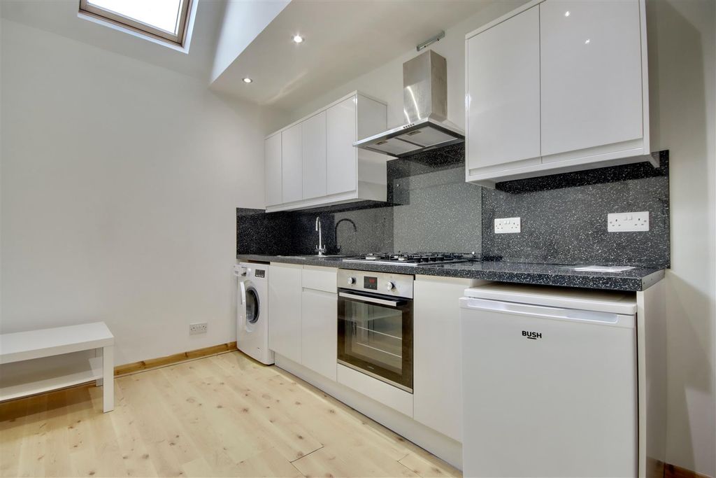 Property photo 3 of 9 1A5E3C12-7A7C-4481-B8CC-F0Fa4622C271_1_201_A.Jpeg