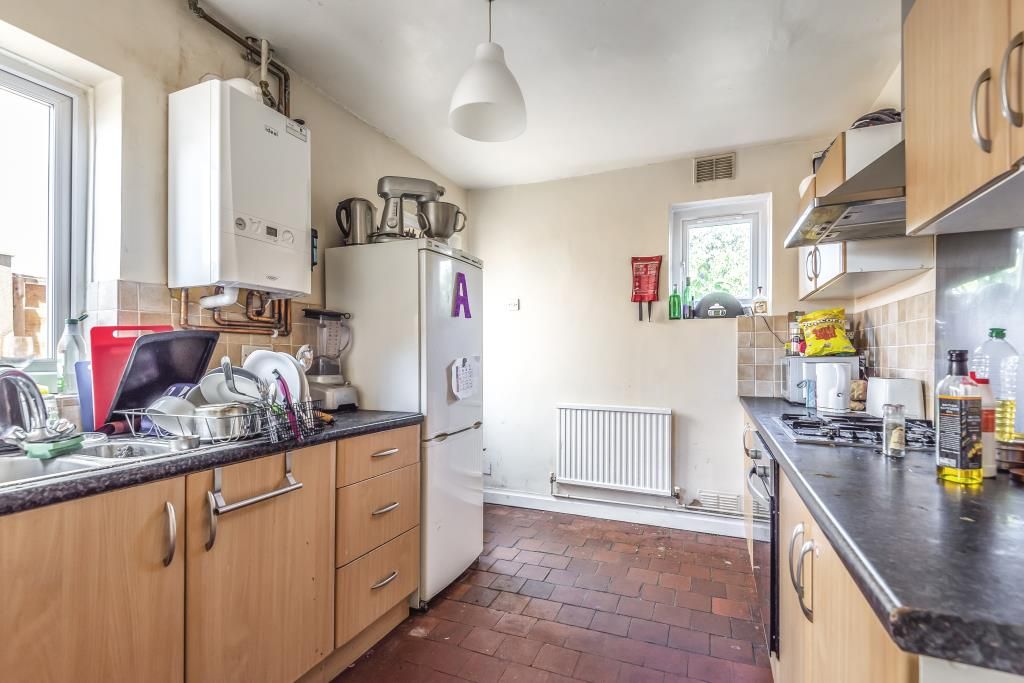 Property photo 2 of 20 Kitchen
