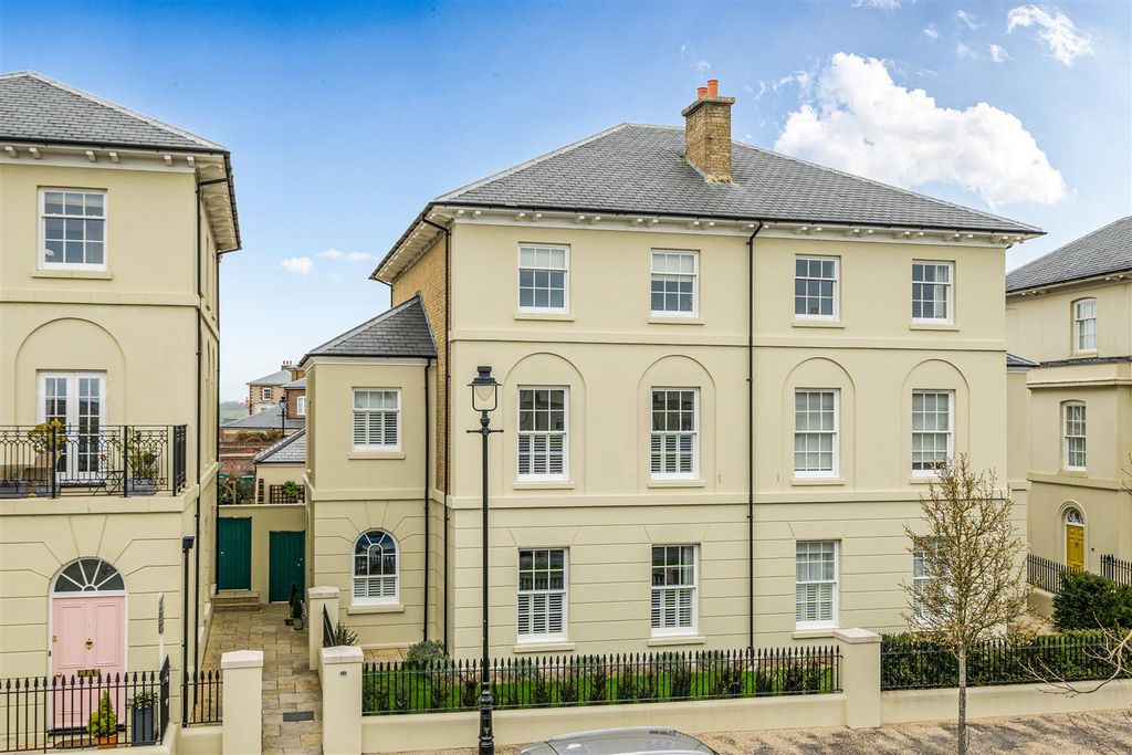 Property photo 1 of 25 Front