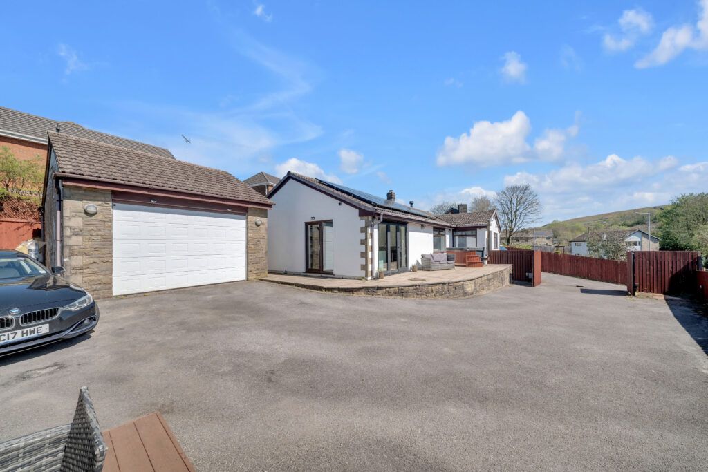 Property photo 3 of 34