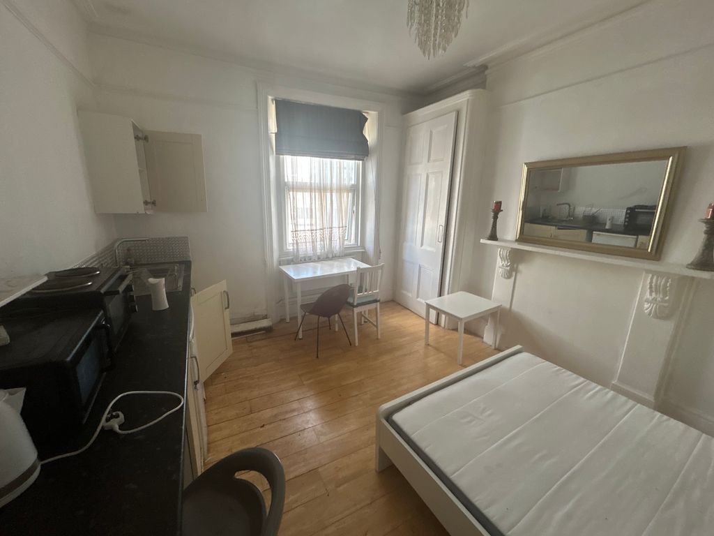 Property photo 2 of 3