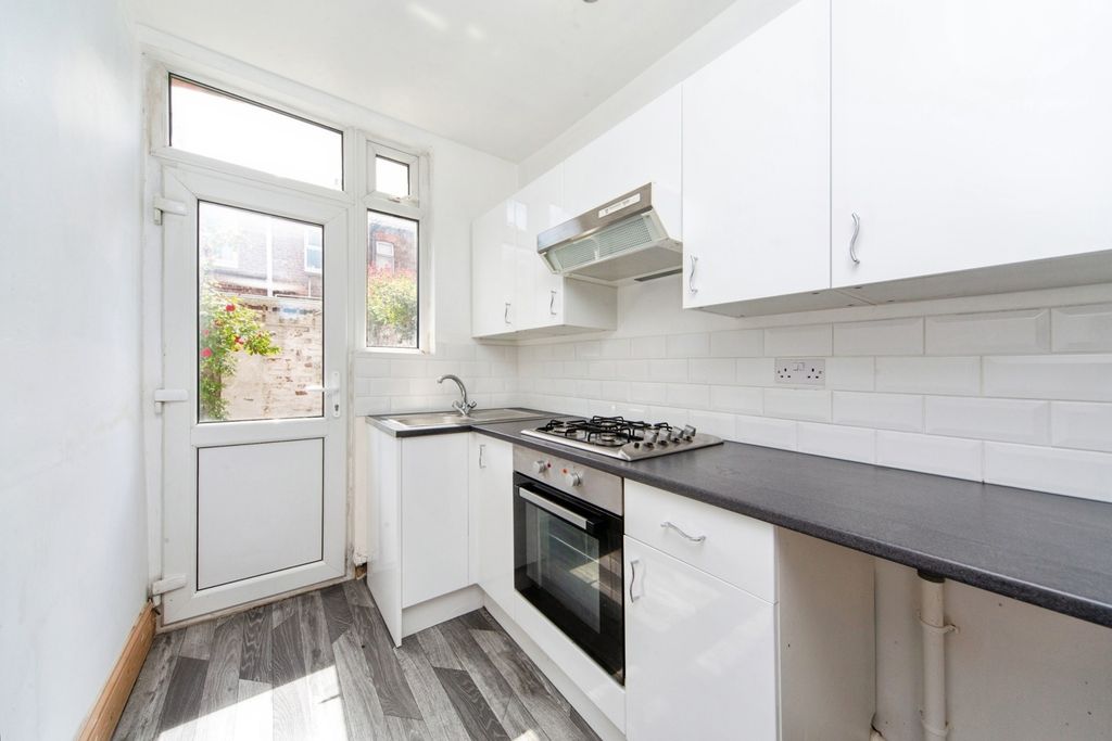Property photo 2 of 14 Pbox-Img.Jpg