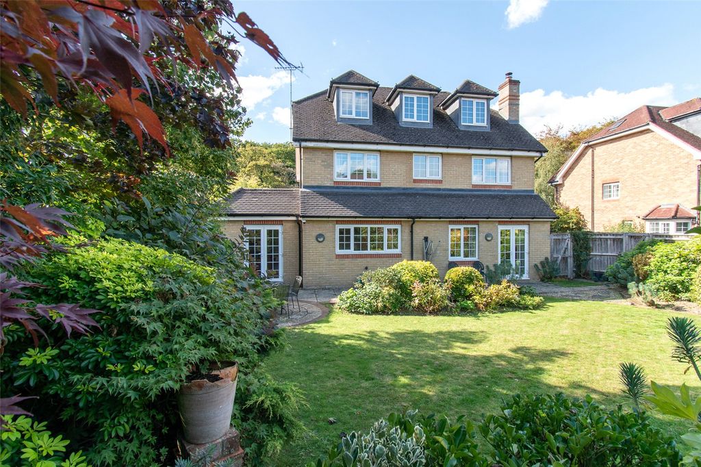 Property photo 2 of 32 Picture No. 41