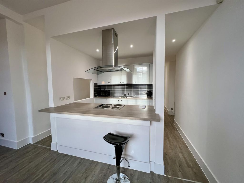Property photo 3 of 7 Znulhi4Cl0Azzbymym3v8W.Jpg