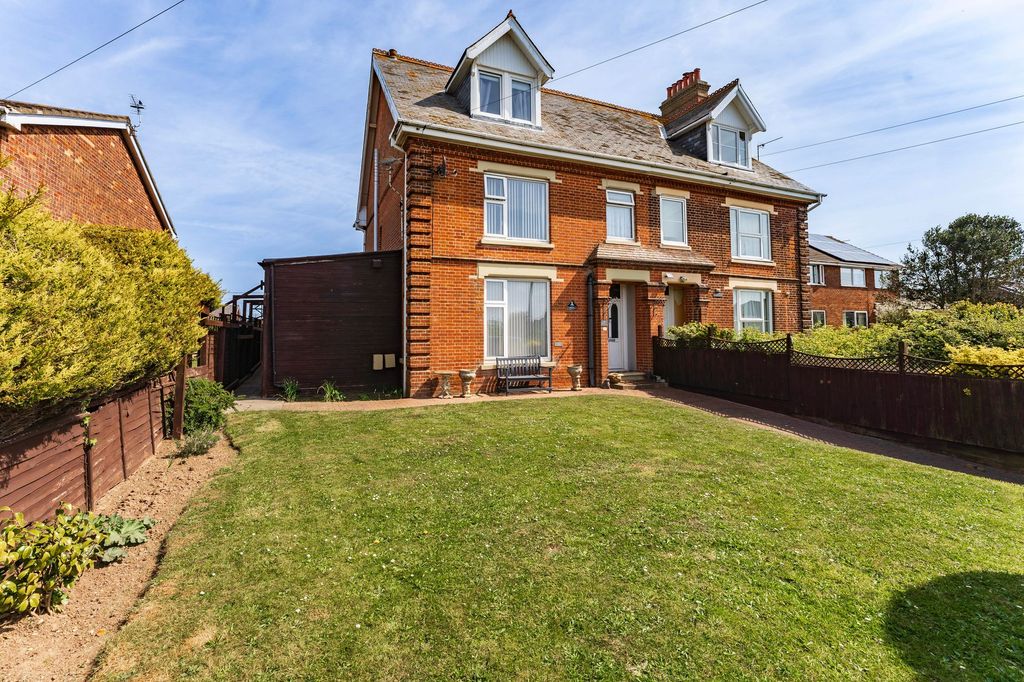 Property photo 3 of 32
