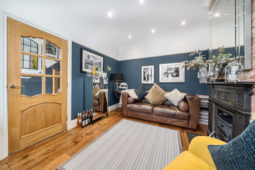 Property photo 2 of 20 1333542-3-6890B73...