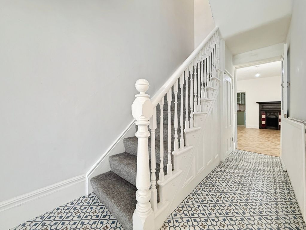 Property photo 3 of 30 4388095