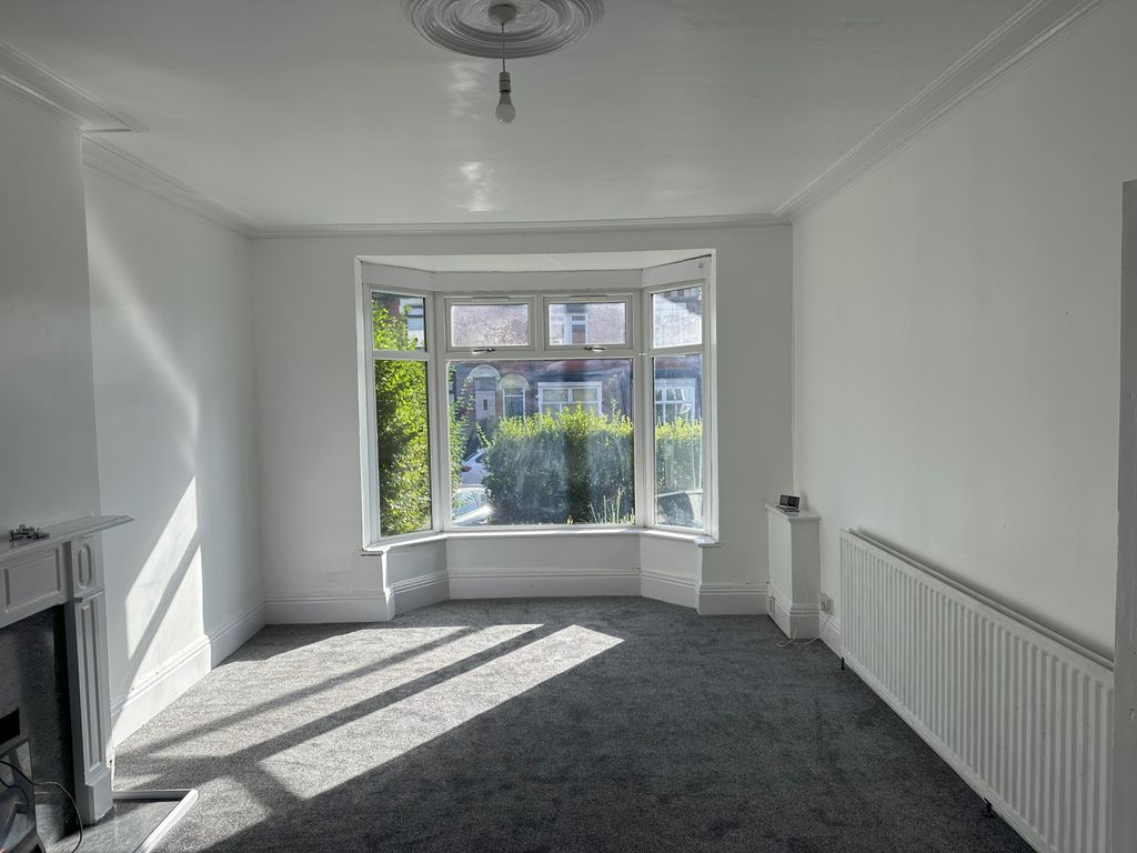 Property photo 2 of 11 Living Room