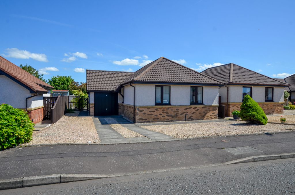 Property photo 1 of 28