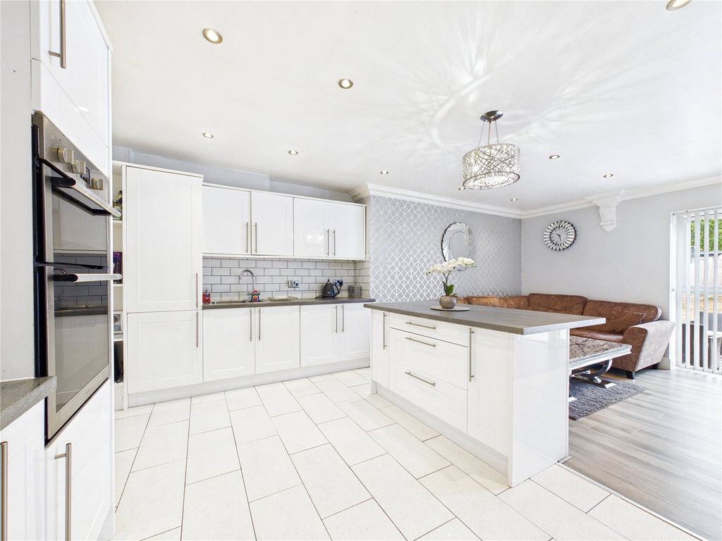 Property photo 1 of 16 Picture No. 10