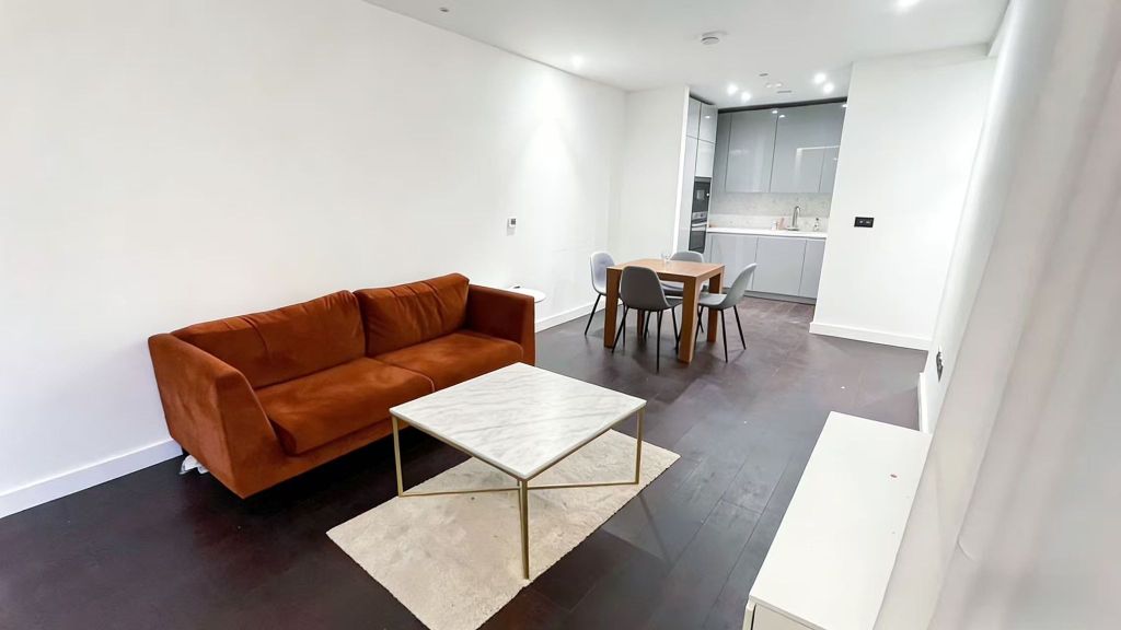 Property photo 3 of 12