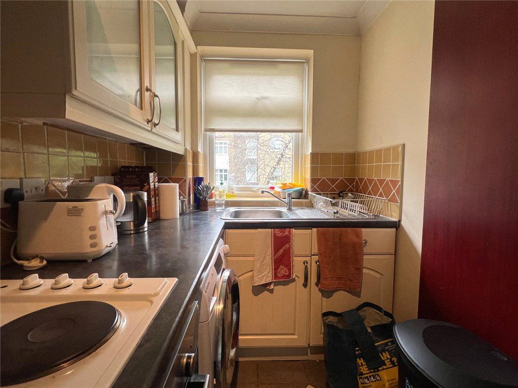 Property photo 2 of 9 Kitchen