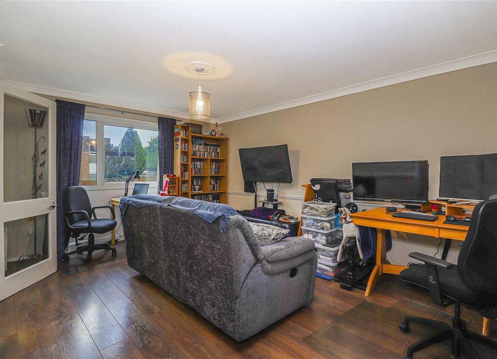 Property photo 1 of 5