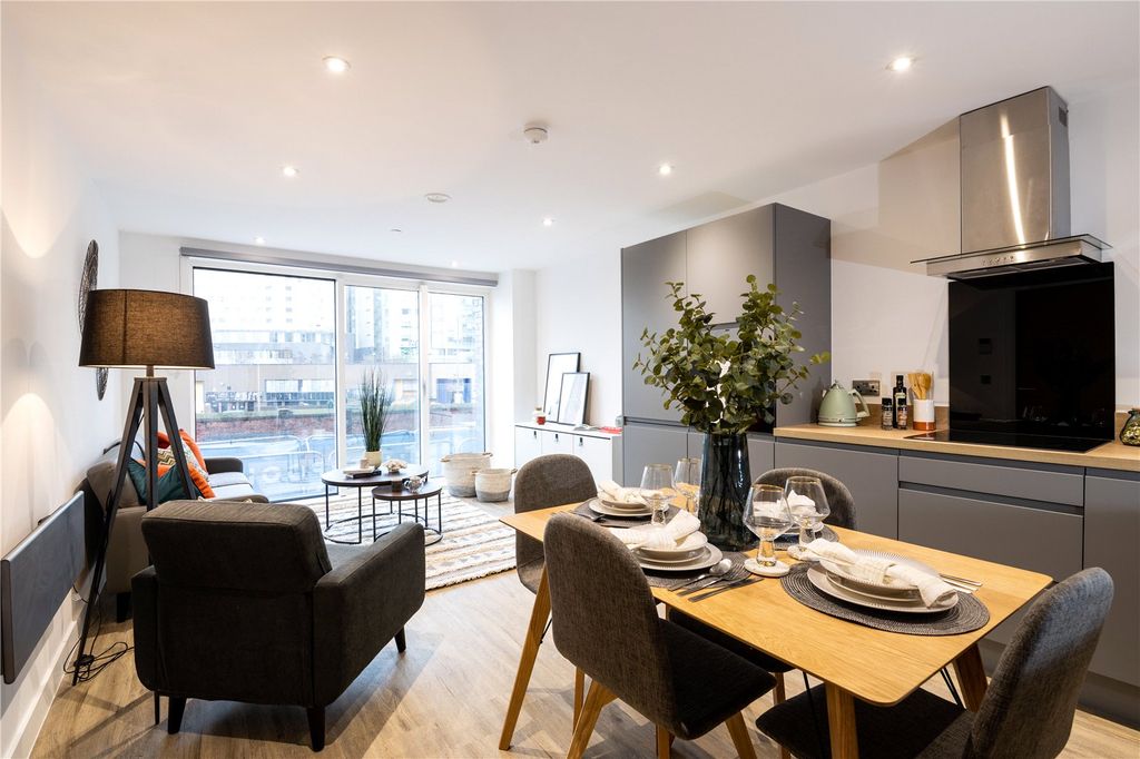 Property photo 2 of 5 Open Plan