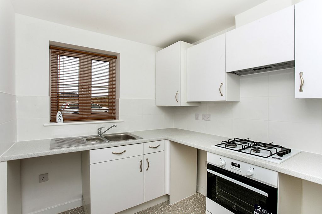 Property photo 2 of 8 Modern Kitchen