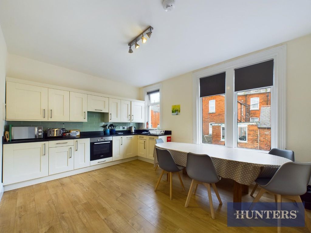 Property photo 2 of 26 Cam03696G0-Pr0200-Still020.Jpg