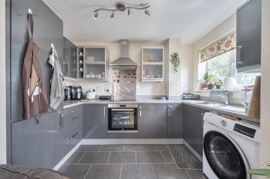 Property photo 2 of 19 Kitchen