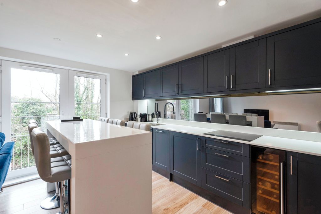 Property photo 1 of 17 Kitchen/Diner