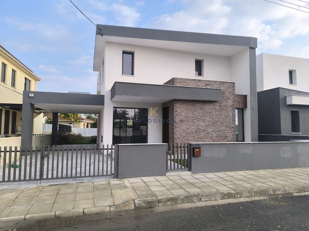 Property photo 2 of 22