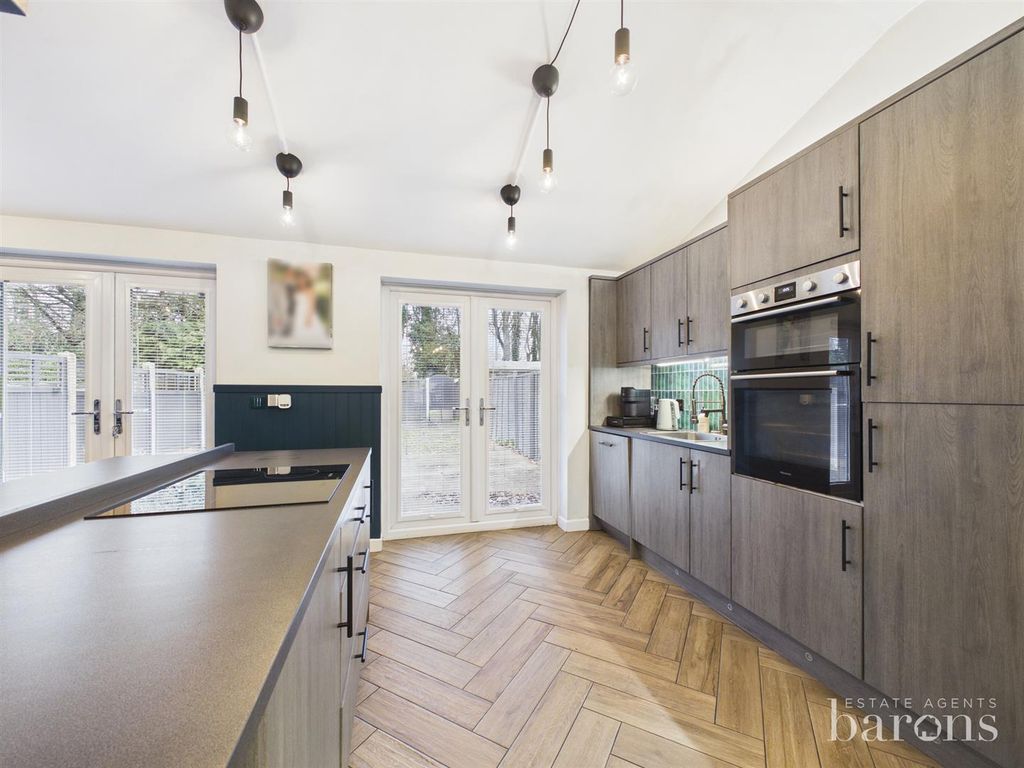 Property photo 2 of 15 Cam05500G0-Pr0137-Still001.Jpg