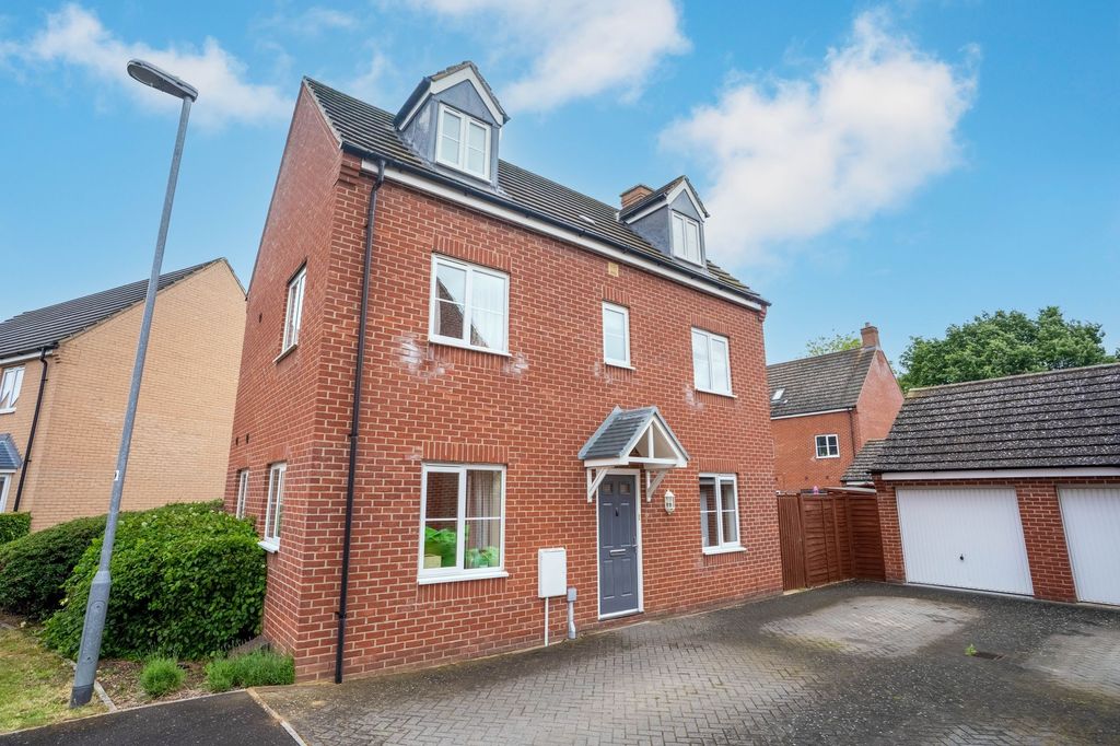 Property photo 1 of 18