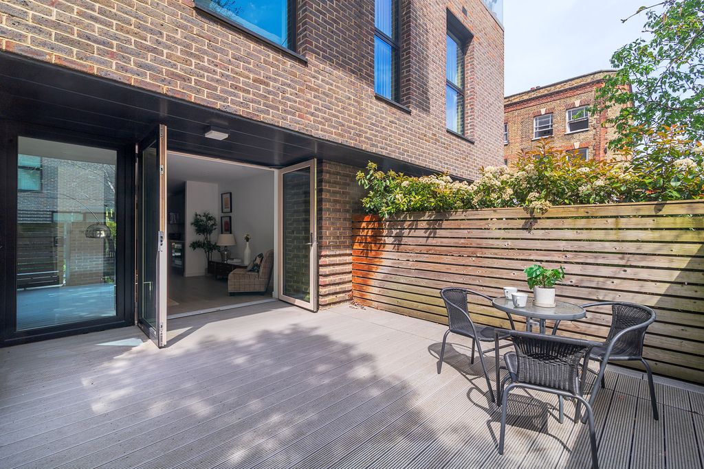 Property photo 2 of 51 Victory_Place_51