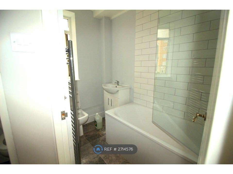 Property photo 3 of 8 Bathroom