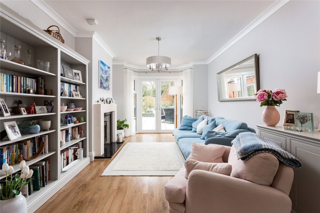 Property photo 3 of 24 Sitting Room