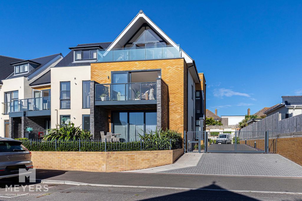 Property photo 1 of 27