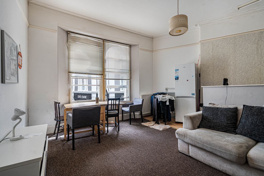 Additional image 6 of 4 bed flat for saleQueen Street, Newton Abbot TQ12
